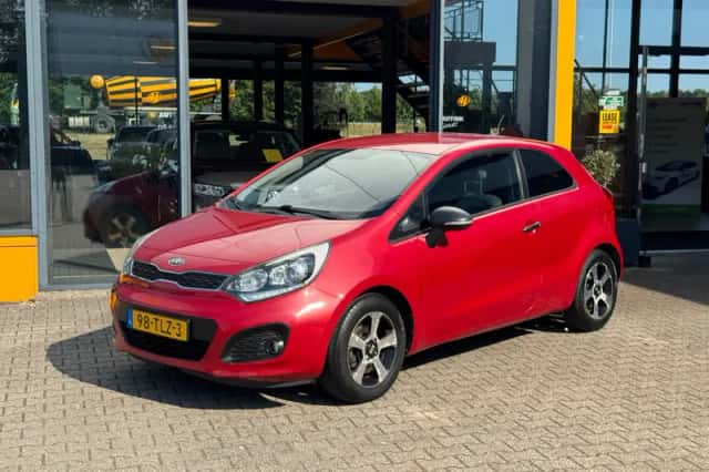 Kia Rio (2012) thumbnail 1