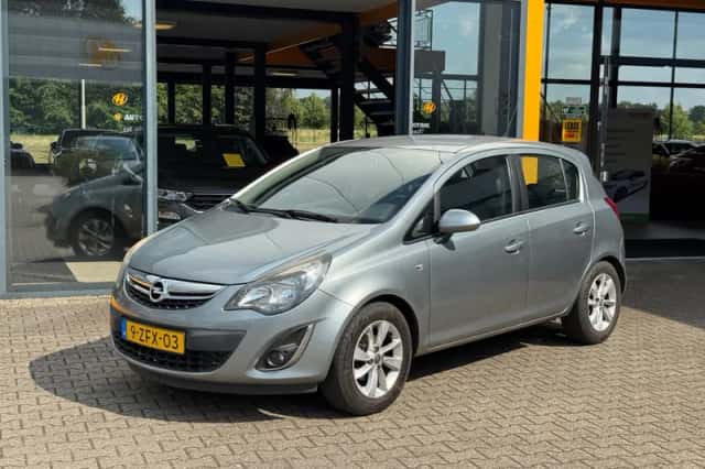 Opel Corsa (2014) thumbnail 1