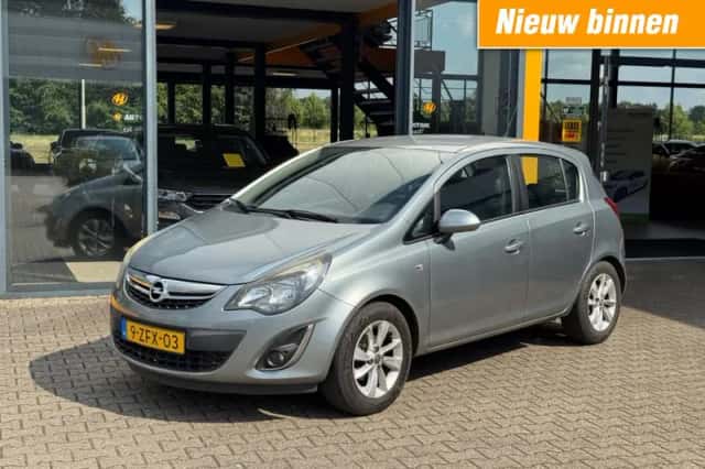 Opel Corsa (2014) thumbnail 2