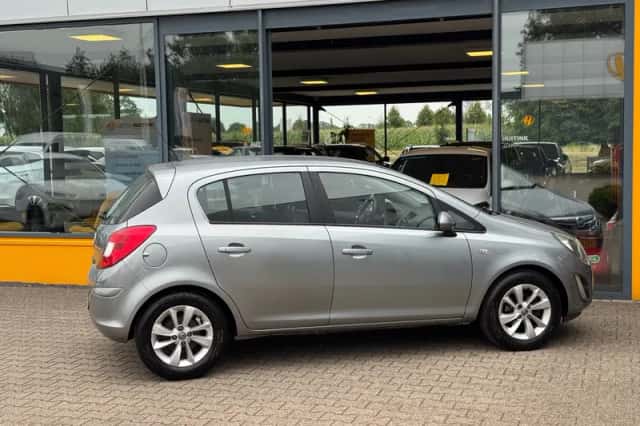 Opel Corsa (2014) thumbnail 5