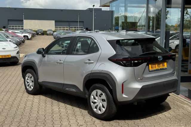 Toyota Yaris Cross (2023) thumbnail 3