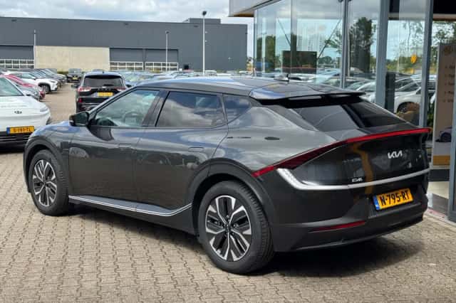 Kia EV6 (2021) thumbnail 3