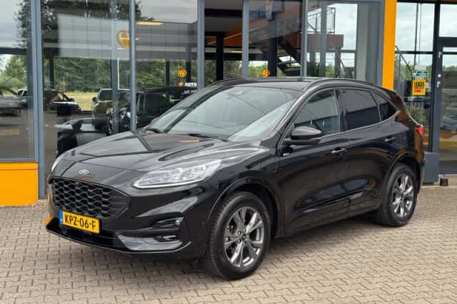 Ford Kuga (2023) thumbnail 1