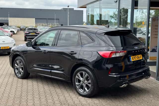 Ford Kuga (2023) thumbnail 3