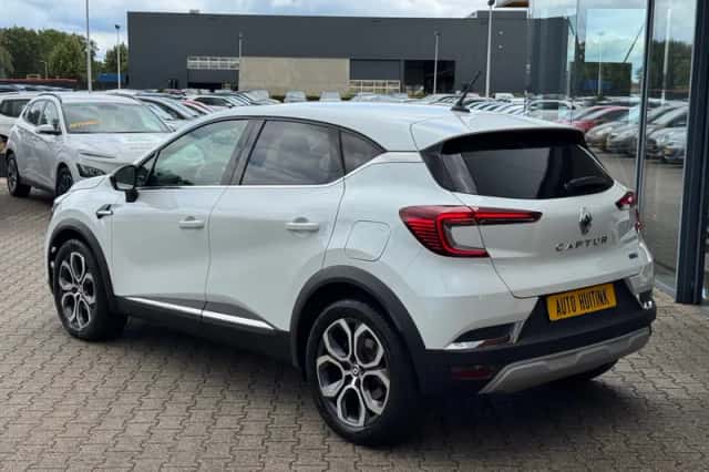 Renault Captur (2021) thumbnail 3