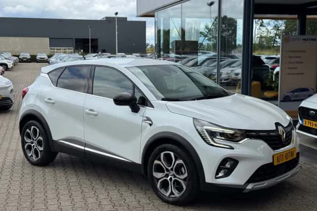 Renault Captur (2021) thumbnail 4