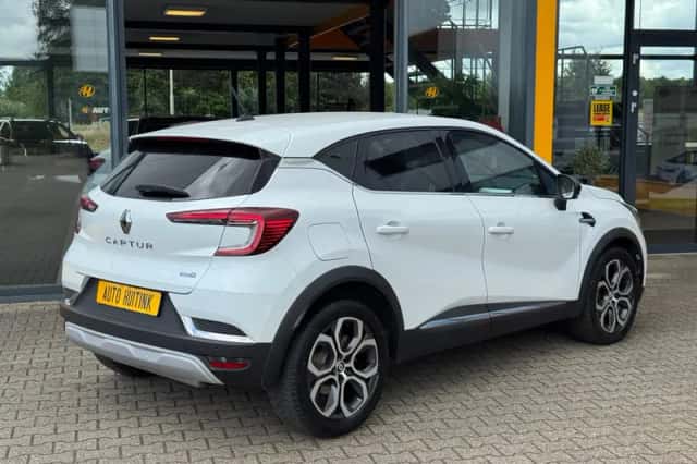 Renault Captur (2021) thumbnail 6