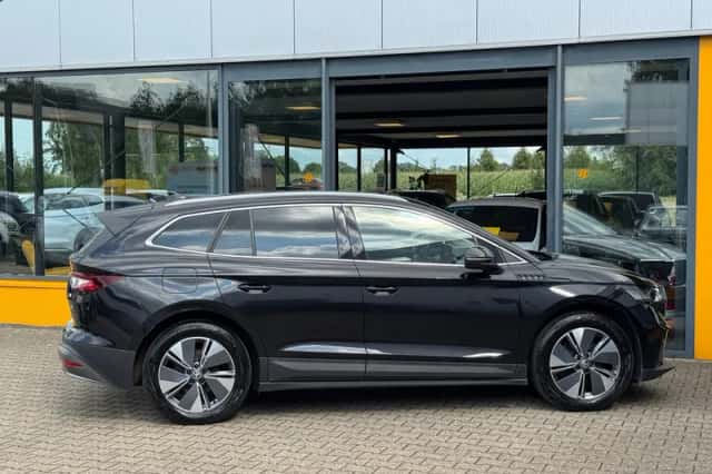 Škoda Enyaq (2023) thumbnail 5