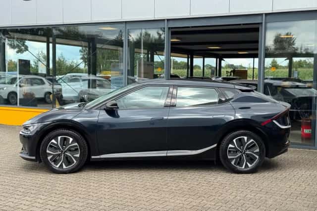 Kia EV6 (2023) thumbnail 2