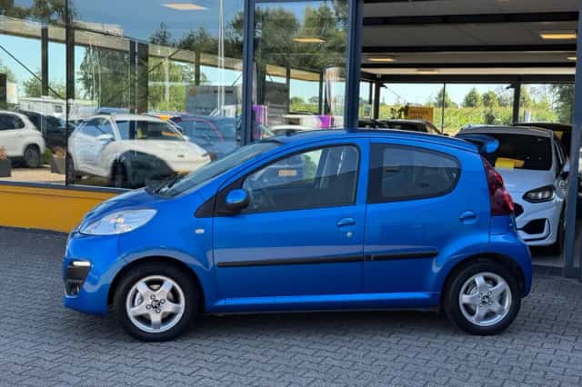 Peugeot 107 (2012) thumbnail 2
