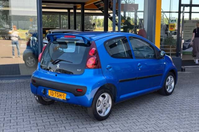 Peugeot 107 (2012) thumbnail 4