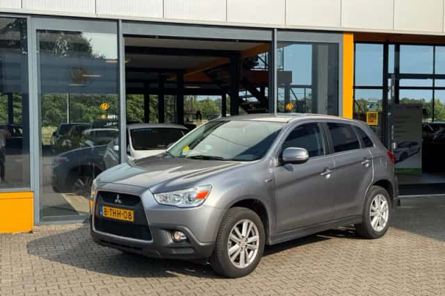 Mitsubishi ASX (2012) thumbnail 1