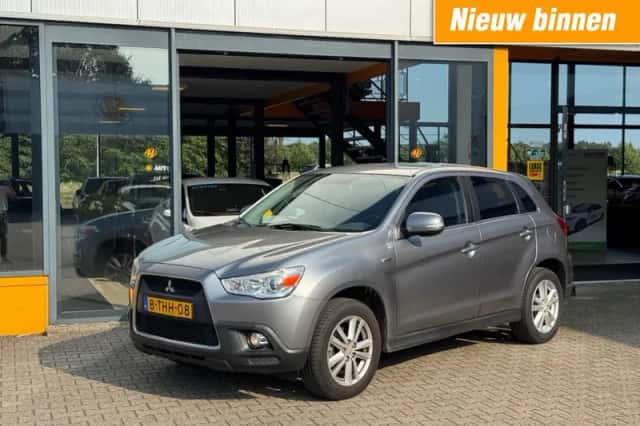 Mitsubishi ASX (2012) thumbnail 2