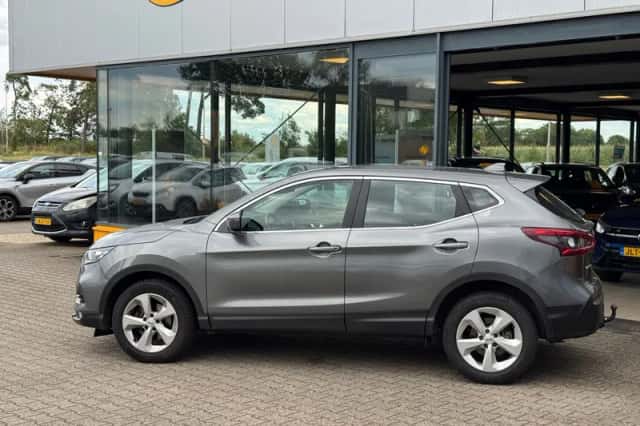 Nissan Qashqai (2019) thumbnail 2