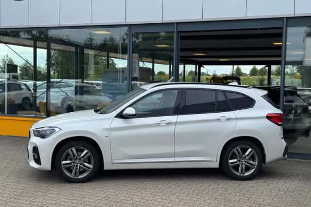 BMW X1 (2021) thumbnail 2