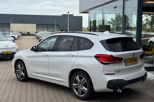 BMW X1 (2021) thumbnail 3