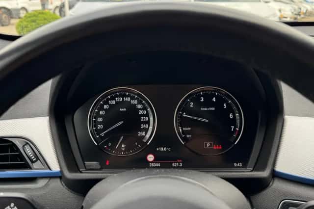 BMW X1 (2021) thumbnail 6