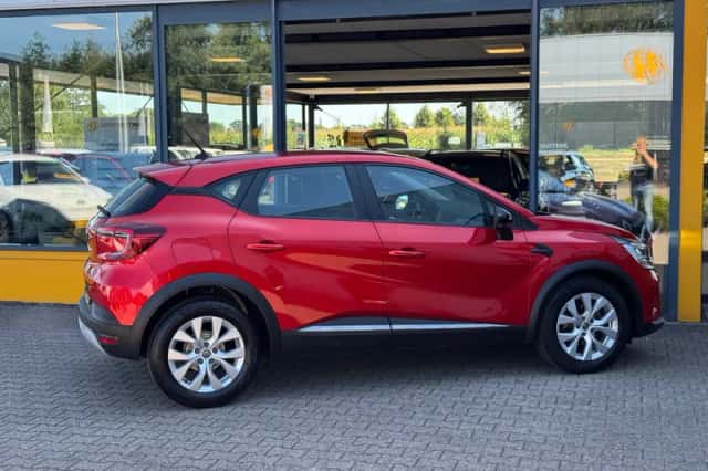 Renault Captur (2020) thumbnail 5