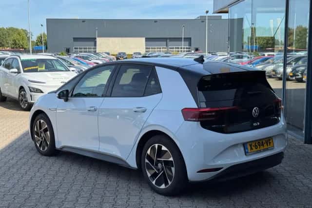 Volkswagen ID.3 (2021) thumbnail 3