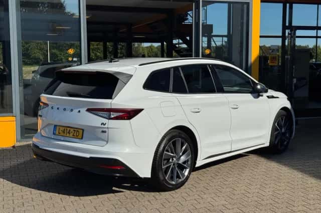 Škoda Enyaq (2021) thumbnail 4