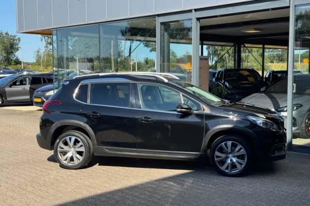 Peugeot 2008 (2019) thumbnail 5