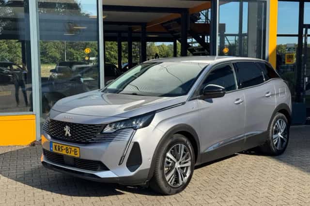 Peugeot 3008 (2022) thumbnail 1