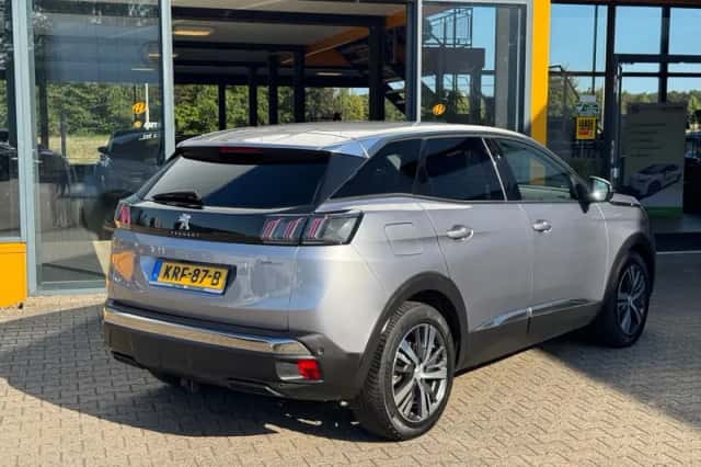 Peugeot 3008 (2022) thumbnail 4