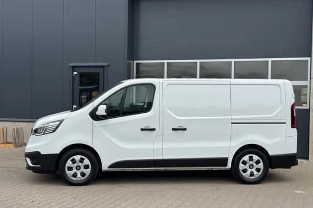 Renault Trafic (2024) thumbnail 2