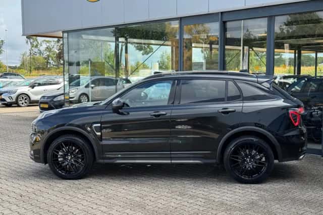 Lynk & Co 01 (2023) thumbnail 2