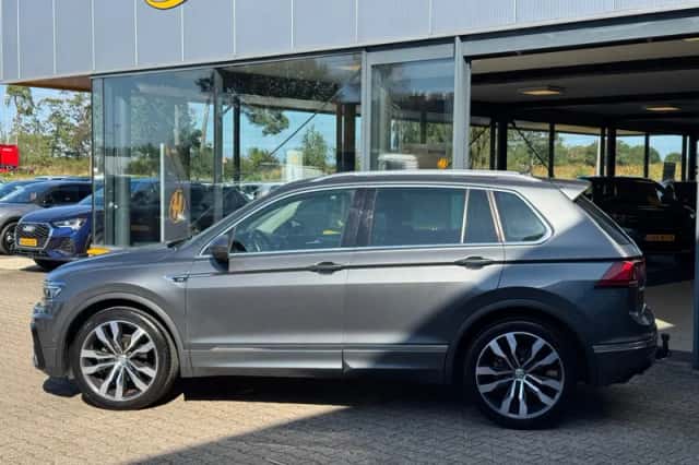 Volkswagen Tiguan (2019) thumbnail 2