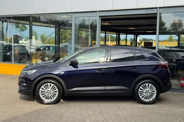 Opel Grandland (2018) thumbnail 2