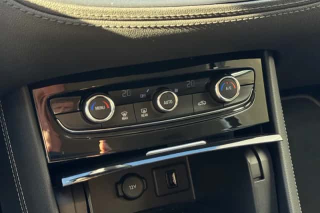 Opel Grandland X (2018) thumbnail 6