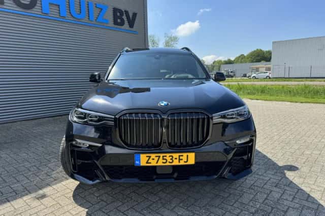 BMW X7 (2020) thumbnail 3