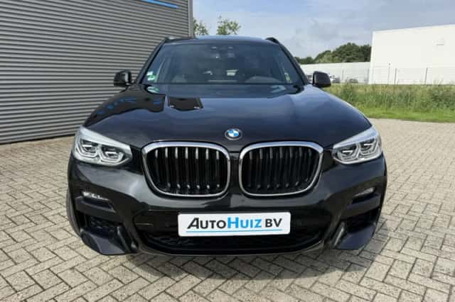 BMW X3 (2021) thumbnail 3