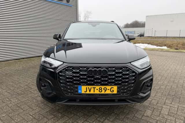 Audi Q5 (2022) thumbnail 3
