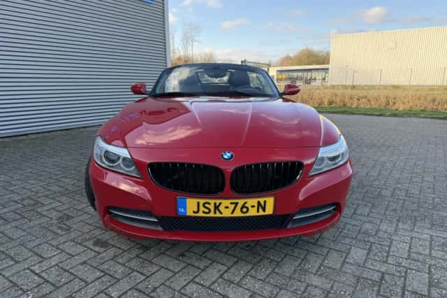 BMW Z4 (2014) thumbnail 3