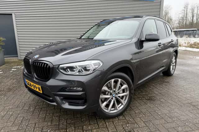 BMW X3 (2021) thumbnail 2