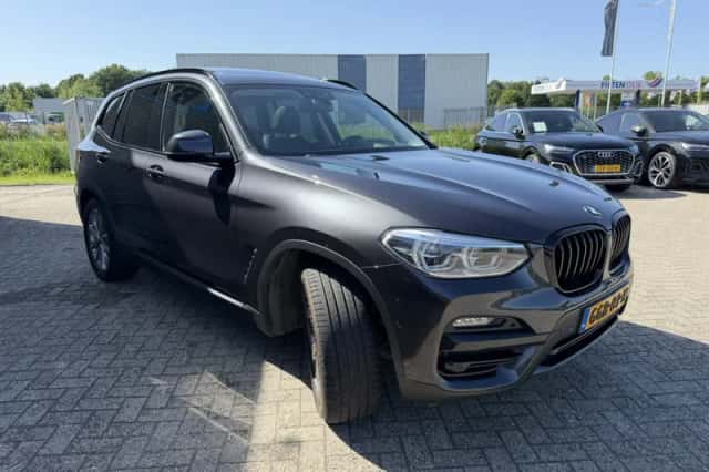 BMW X3 (2021) thumbnail 4