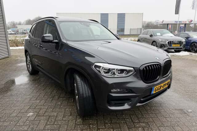 BMW X3 (2021) thumbnail 4