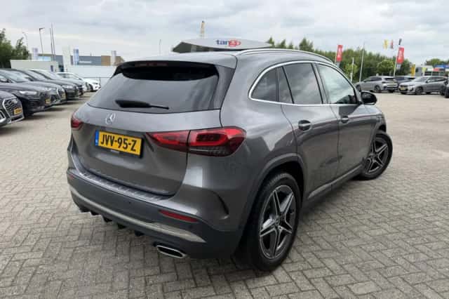 Mercedes-Benz GLA (2022) thumbnail 5