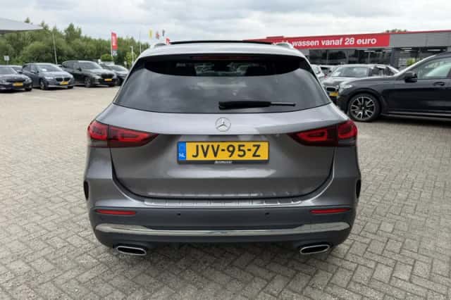 Mercedes-Benz GLA (2022) thumbnail 6