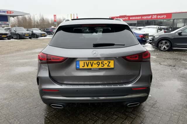 Mercedes-Benz GLA (2022) thumbnail 6