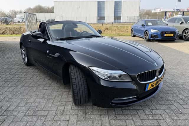 BMW Z4 (2015) thumbnail 4