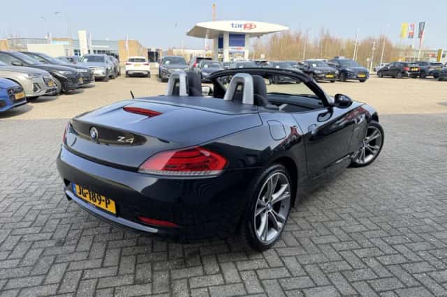 BMW Z4 (2015) thumbnail 5