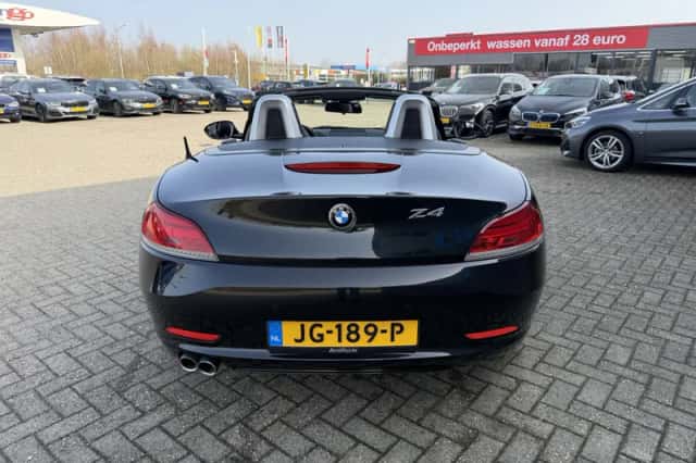 BMW Z4 (2015) thumbnail 6