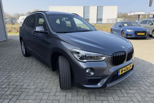 BMW X1 (2018) thumbnail 3
