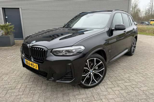 BMW X3 (2023) thumbnail 2