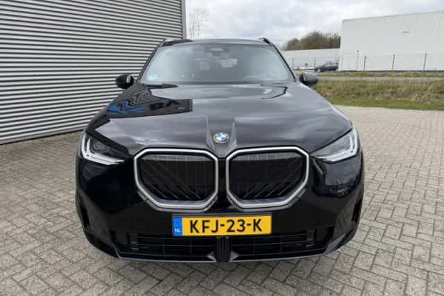 BMW X3 (2025) thumbnail 3