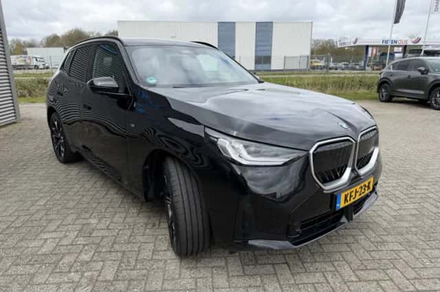 BMW X3 (2025) thumbnail 4