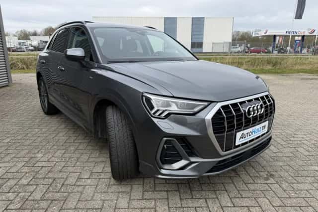 Audi Q3 (2022) thumbnail 4